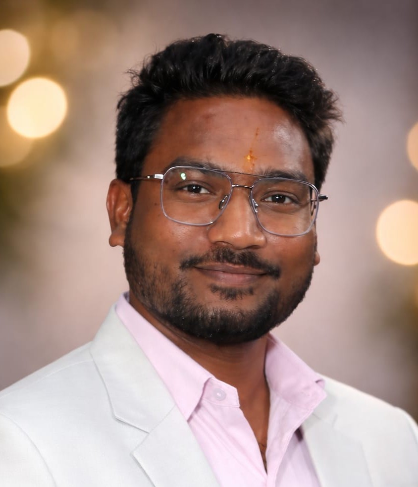 Gardener behind HariyaliSphere